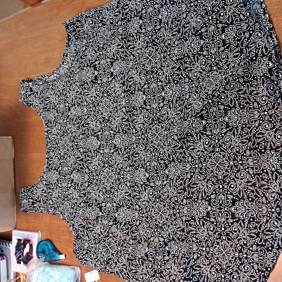 Faded Glory Black and White Floral Tank Top XXL, Ptp 21"/BUNDLE ONLY - Picture 4 of 4